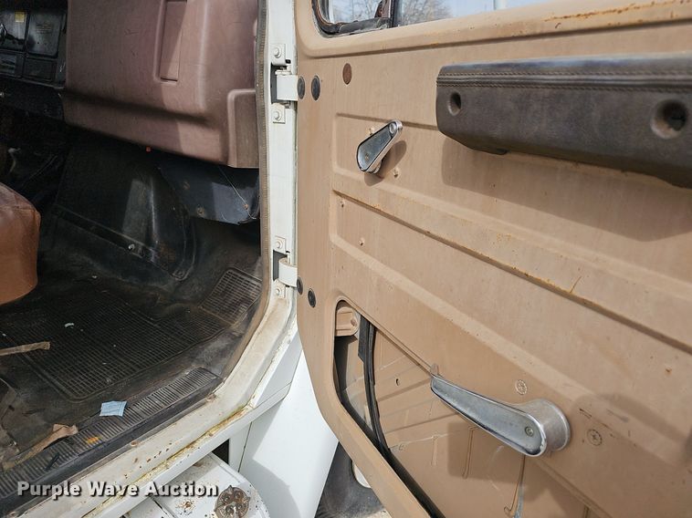 image for item EJ6003 1983 International 1754 fuel truck