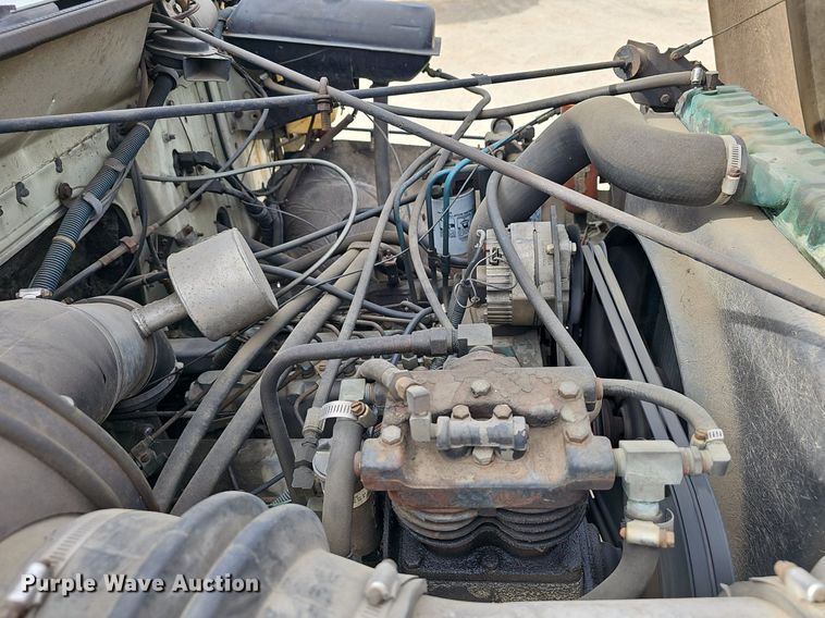 image for item EJ6003 1983 International 1754 fuel truck