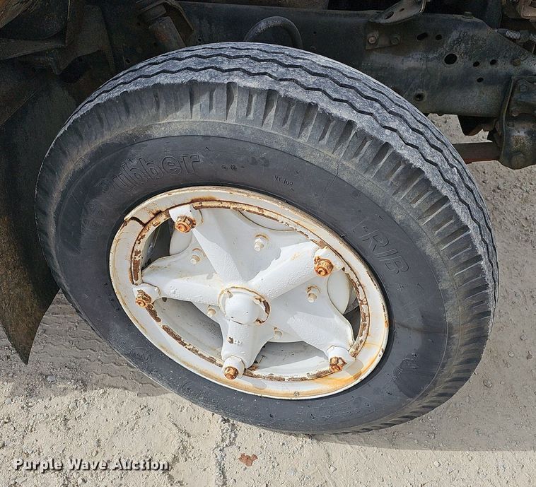 image for item EJ6003 1983 International 1754 fuel truck