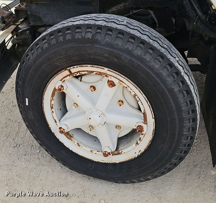 image for item EJ6003 1983 International 1754 fuel truck