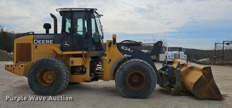 image for item EJ6004 2005 John Deere 624J wheel loader