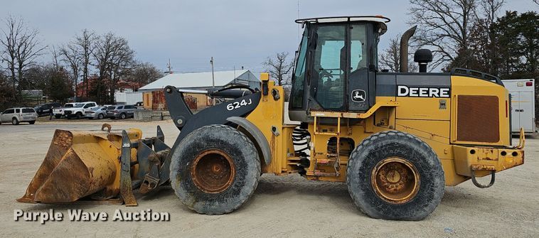 image for item EJ6004 2005 John Deere 624J wheel loader