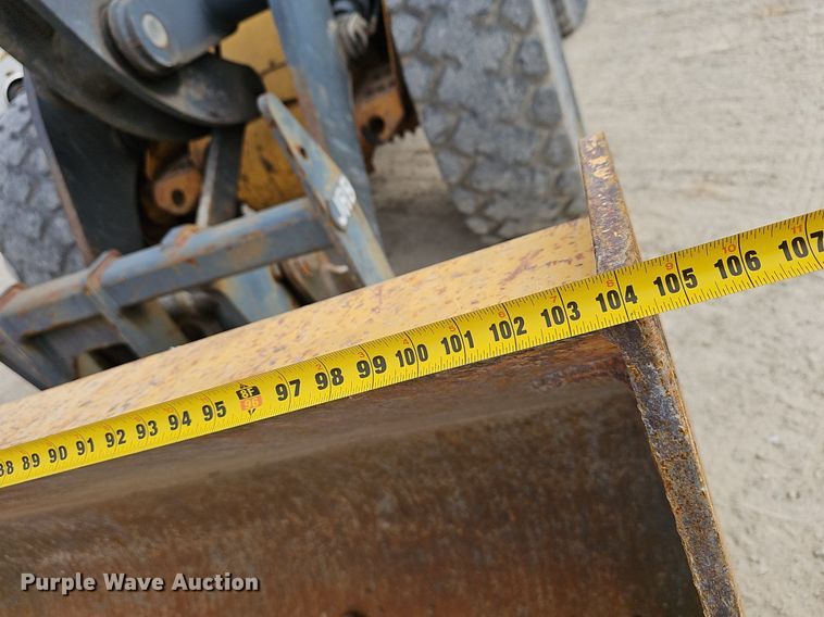 image for item EJ6004 2005 John Deere 624J wheel loader