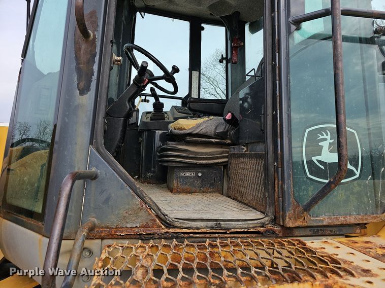 image for item EJ6004 2005 John Deere 624J wheel loader