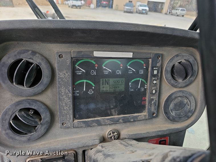 image for item EJ6004 2005 John Deere 624J wheel loader