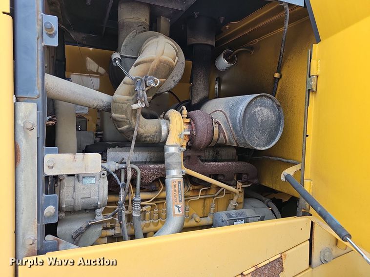 image for item EJ6004 2005 John Deere 624J wheel loader