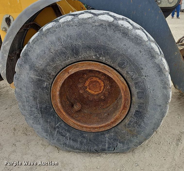 image for item EJ6004 2005 John Deere 624J wheel loader