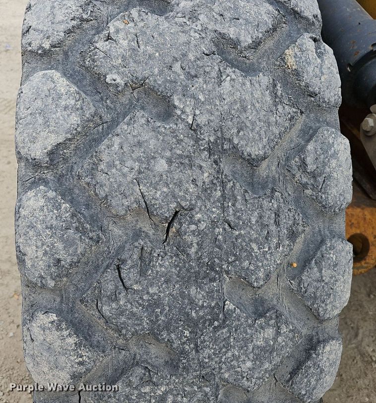 image for item EJ6004 2005 John Deere 624J wheel loader