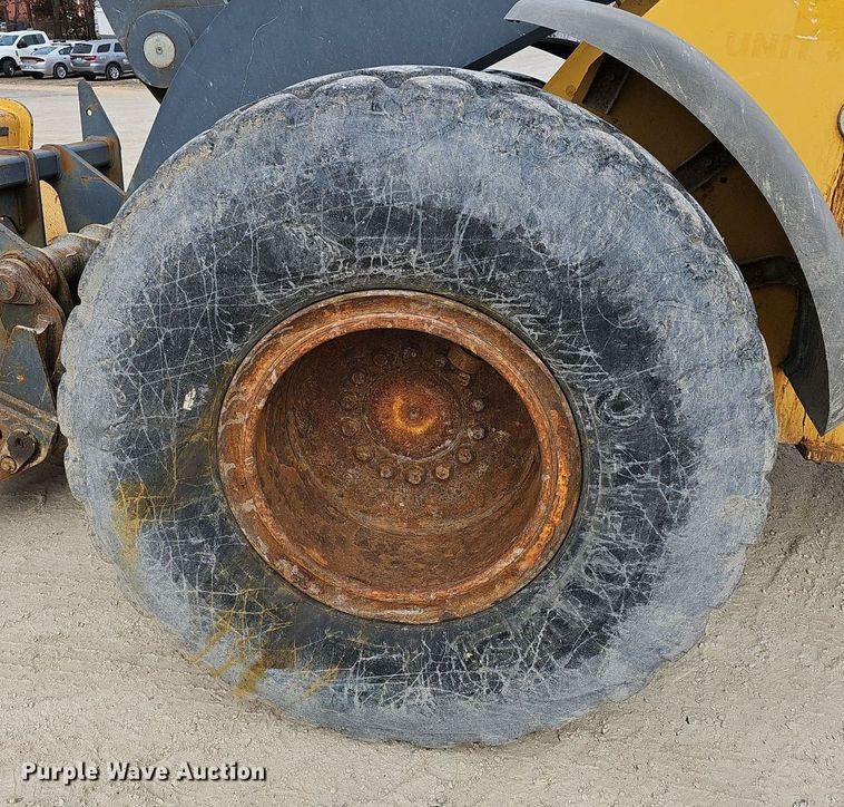 image for item EJ6004 2005 John Deere 624J wheel loader