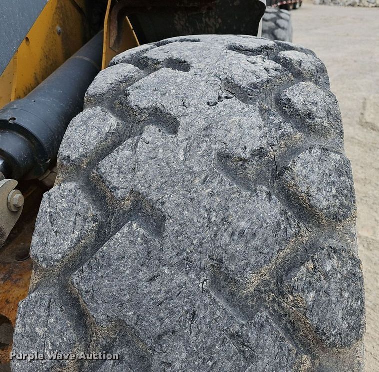 image for item EJ6004 2005 John Deere 624J wheel loader