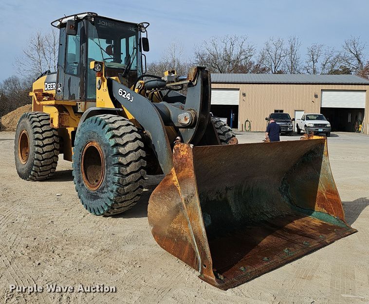 image for item EJ6008 2004 John Deere 624J wheel loader