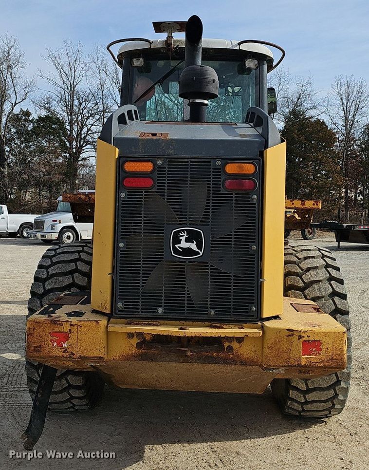 image for item EJ6008 2004 John Deere 624J wheel loader