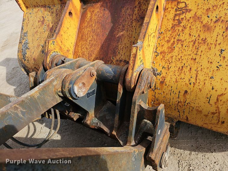 image for item EJ6008 2004 John Deere 624J wheel loader