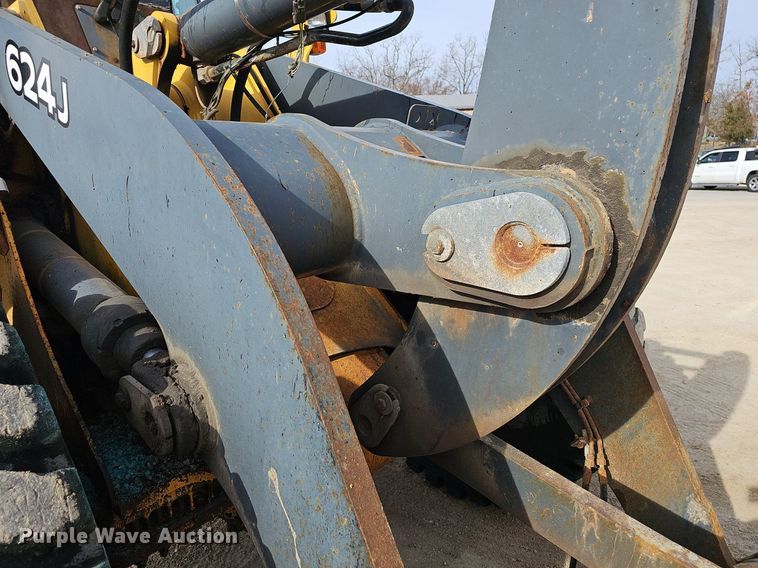image for item EJ6008 2004 John Deere 624J wheel loader