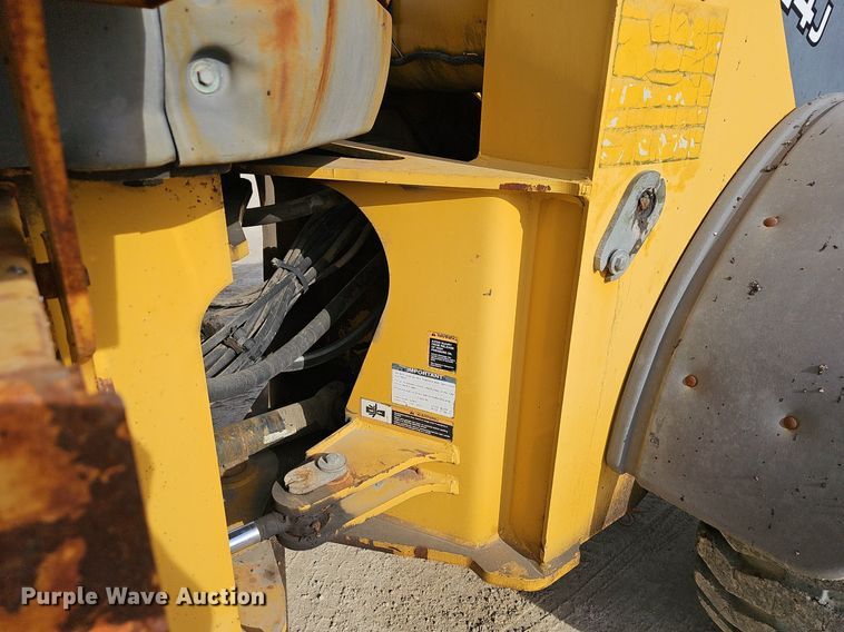 image for item EJ6008 2004 John Deere 624J wheel loader
