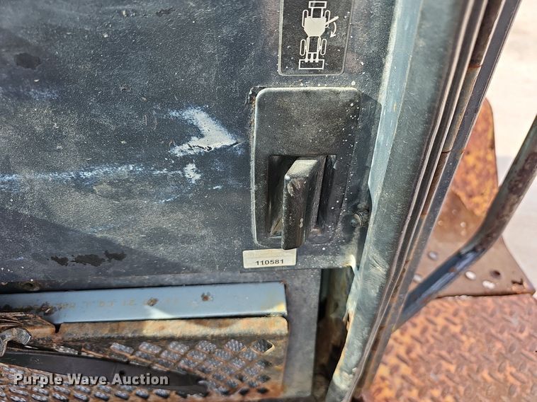 image for item EJ6008 2004 John Deere 624J wheel loader