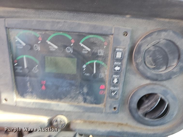 image for item EJ6008 2004 John Deere 624J wheel loader