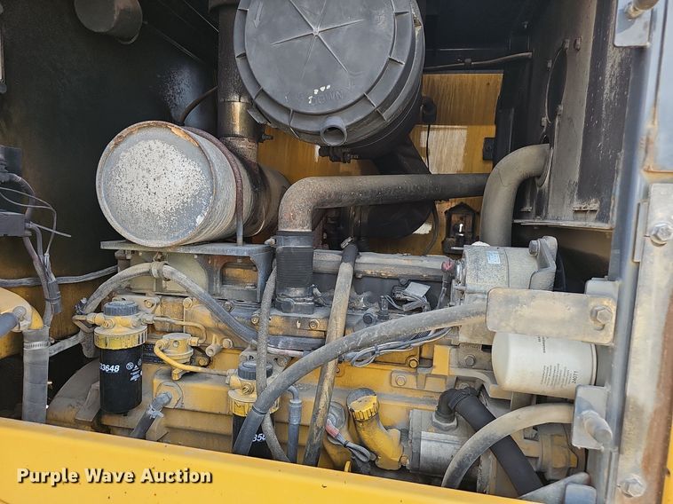 image for item EJ6008 2004 John Deere 624J wheel loader