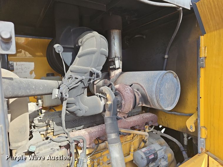 image for item EJ6008 2004 John Deere 624J wheel loader