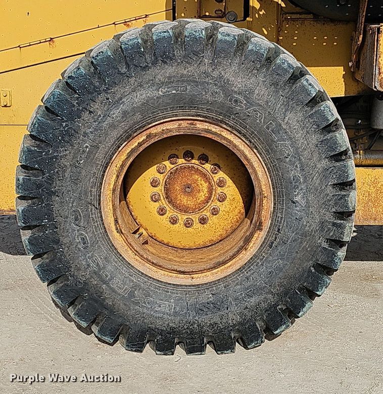 image for item EJ6008 2004 John Deere 624J wheel loader
