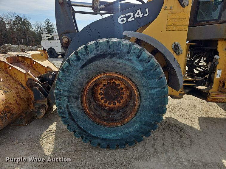 image for item EJ6008 2004 John Deere 624J wheel loader