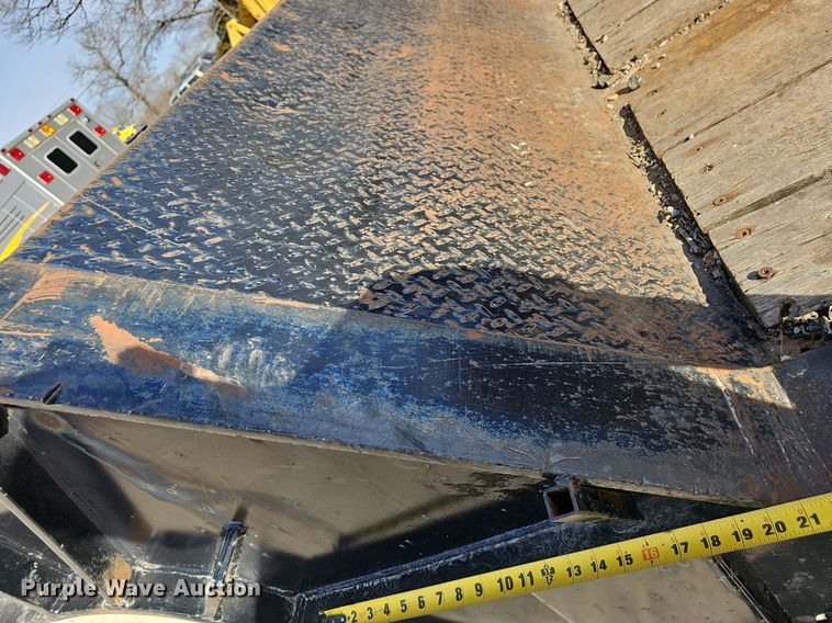 image for item EJ6009 1988 Landoll  drop deck trailer