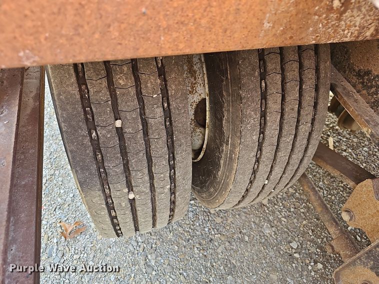 image for item EJ6009 1988 Landoll  drop deck trailer