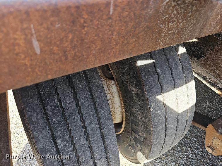 image for item EJ6009 1988 Landoll  drop deck trailer