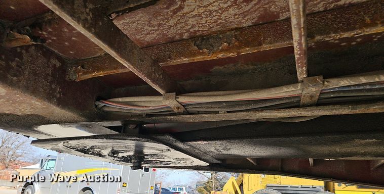 image for item EJ6009 1988 Landoll  drop deck trailer