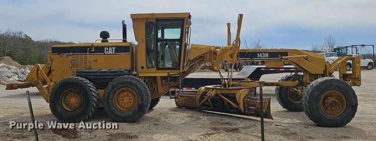 image for item EJ6010 2004 Caterpillar  143H motor grader