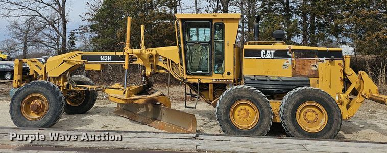 image for item EJ6010 2004 Caterpillar  143H motor grader