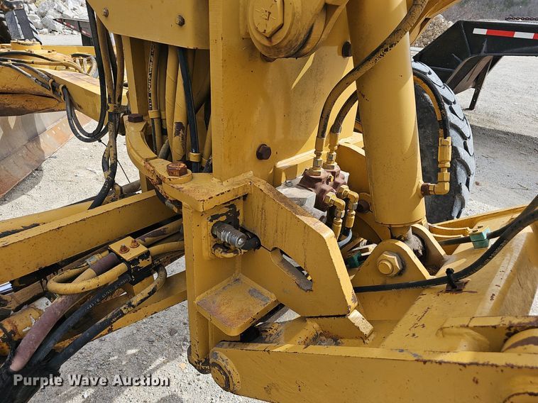 image for item EJ6010 2004 Caterpillar  143H motor grader
