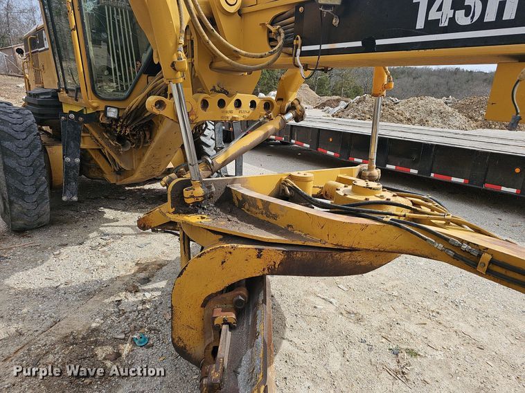 image for item EJ6010 2004 Caterpillar  143H motor grader