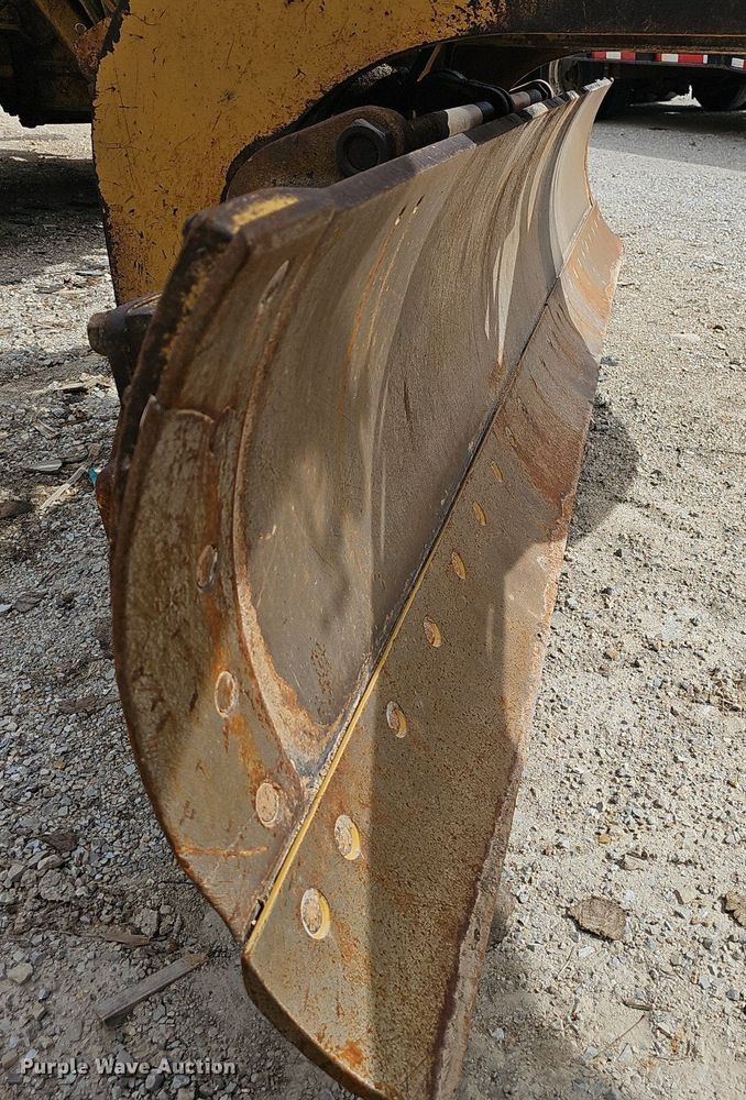 image for item EJ6010 2004 Caterpillar  143H motor grader