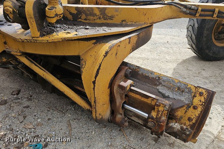 image for item EJ6010 2004 Caterpillar  143H motor grader