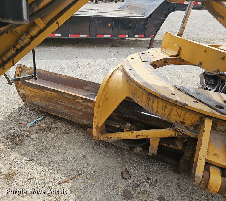 image for item EJ6010 2004 Caterpillar  143H motor grader