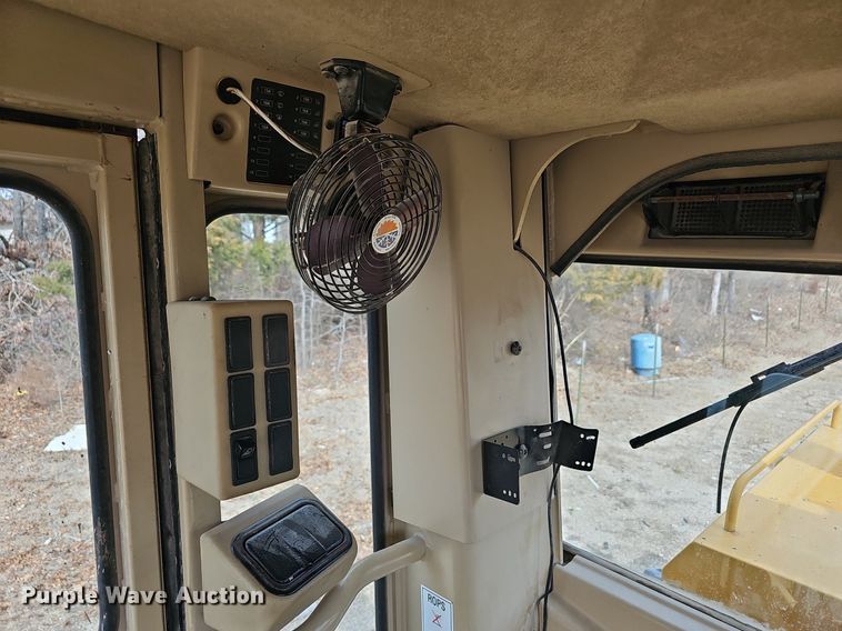 image for item EJ6010 2004 Caterpillar  143H motor grader