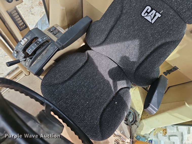 image for item EJ6010 2004 Caterpillar  143H motor grader