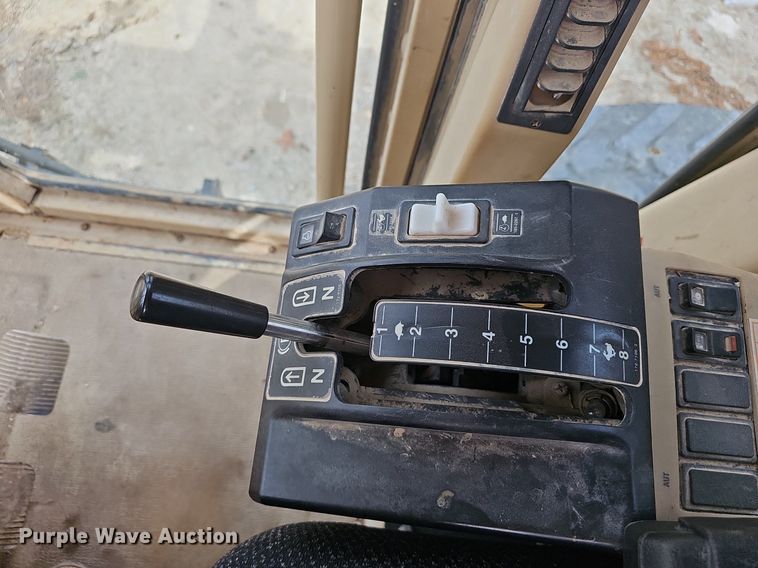 image for item EJ6010 2004 Caterpillar  143H motor grader