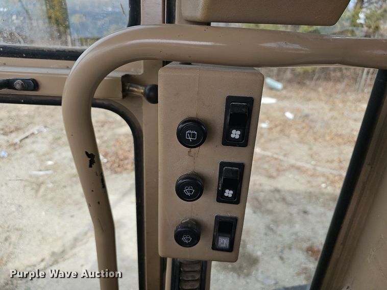 image for item EJ6010 2004 Caterpillar  143H motor grader