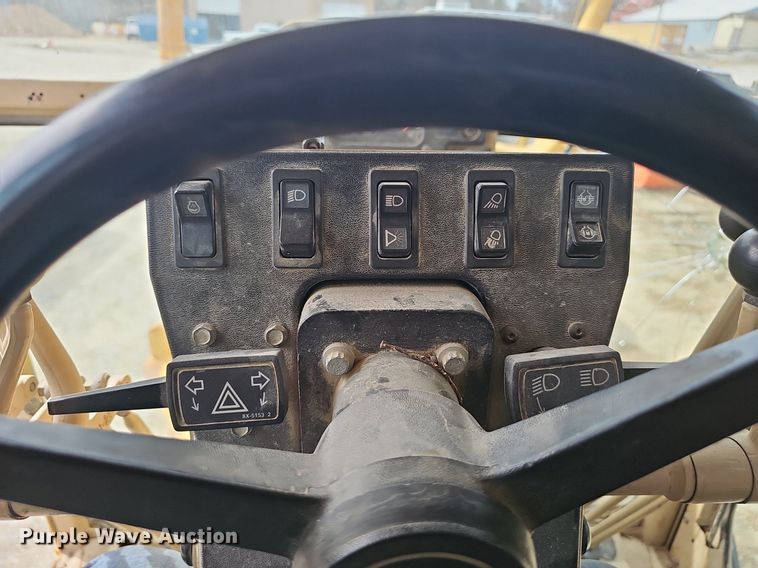 image for item EJ6010 2004 Caterpillar  143H motor grader