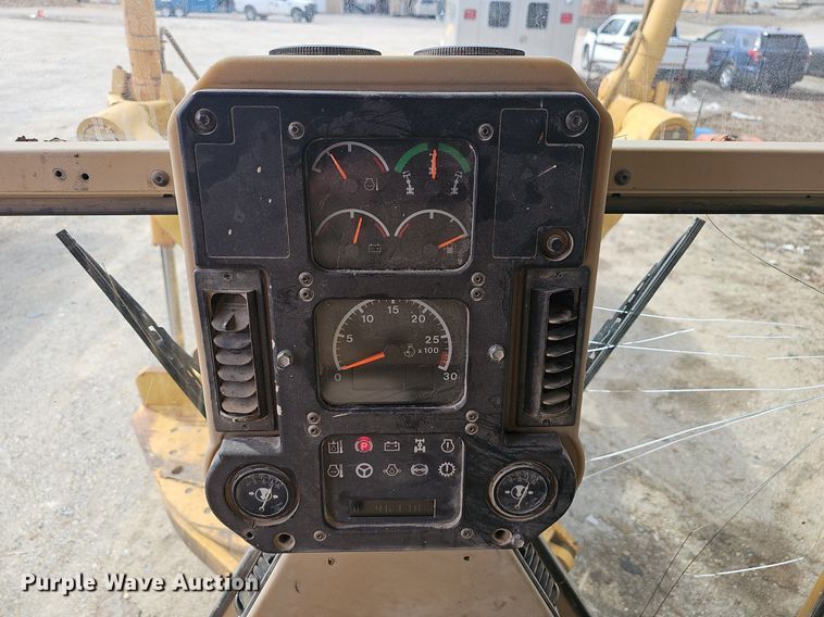 image for item EJ6010 2004 Caterpillar  143H motor grader