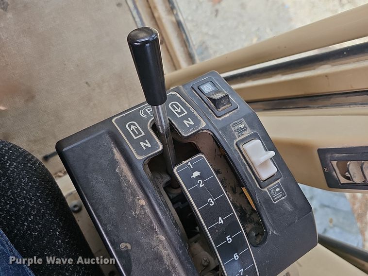 image for item EJ6010 2004 Caterpillar  143H motor grader