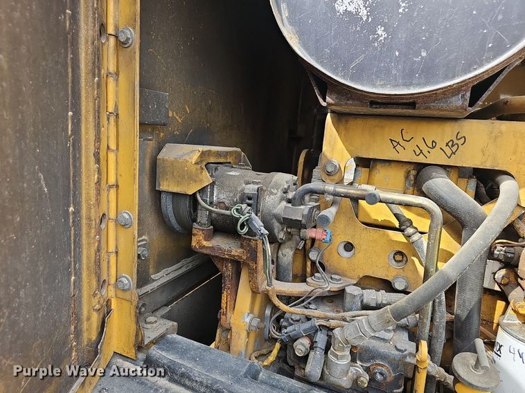 image for item EJ6010 2004 Caterpillar  143H motor grader