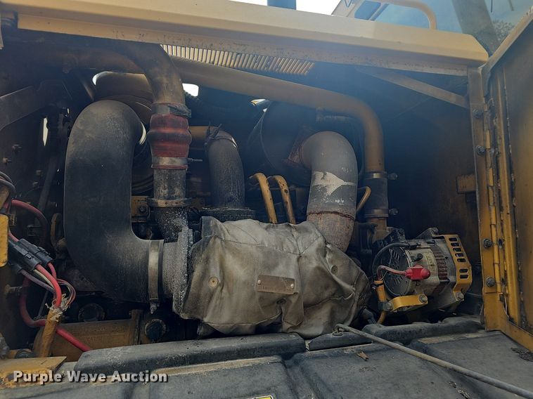 image for item EJ6010 2004 Caterpillar  143H motor grader