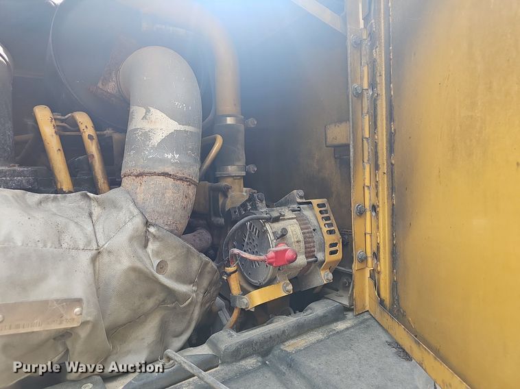 image for item EJ6010 2004 Caterpillar  143H motor grader