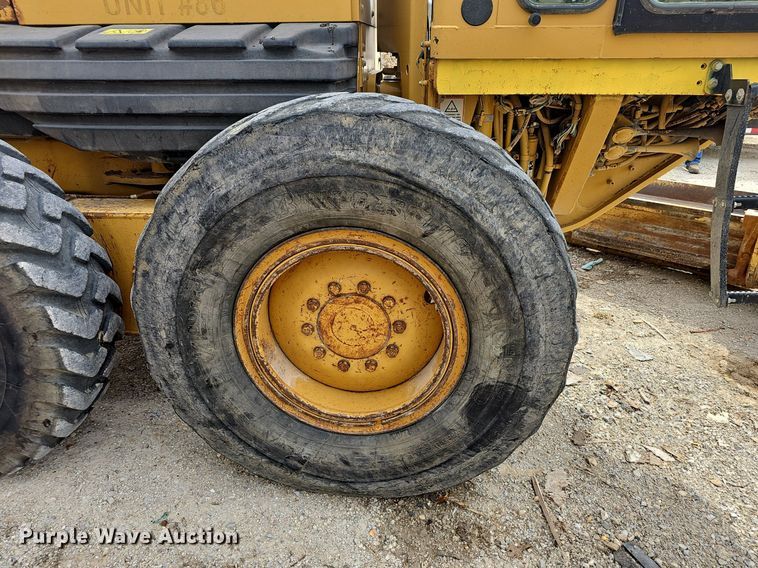 image for item EJ6010 2004 Caterpillar  143H motor grader