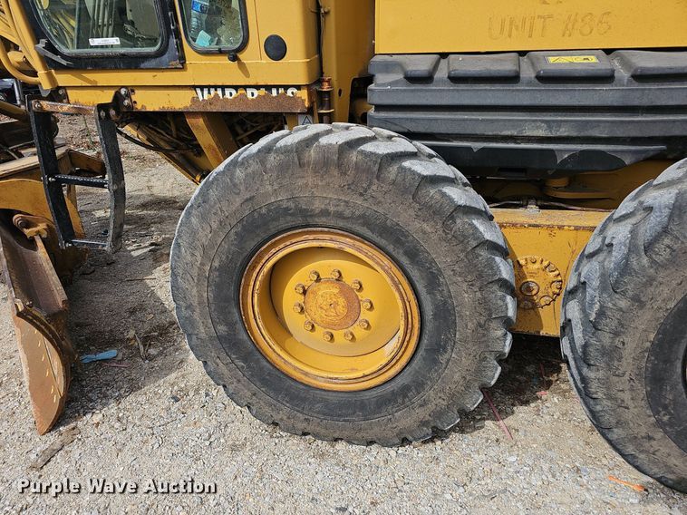 image for item EJ6010 2004 Caterpillar  143H motor grader