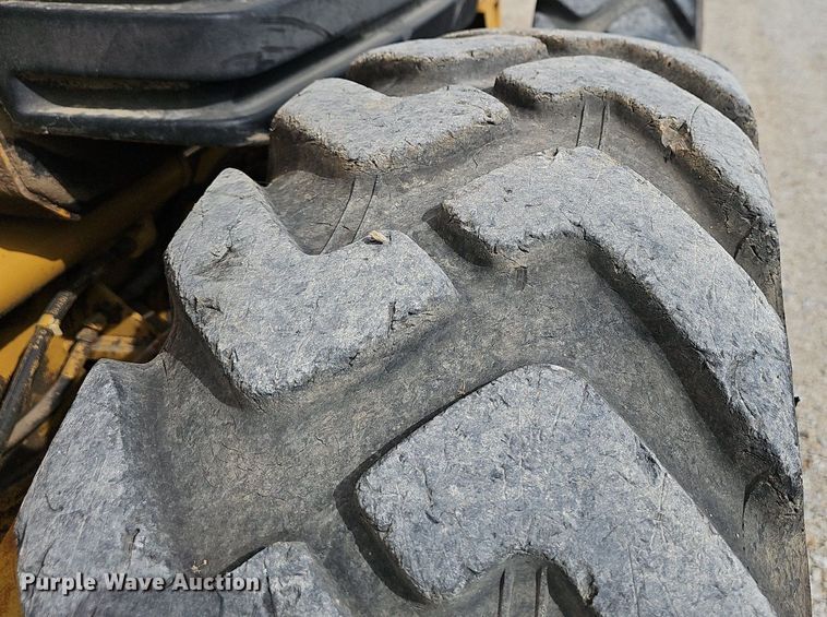 image for item EJ6010 2004 Caterpillar  143H motor grader