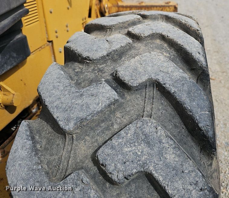 image for item EJ6010 2004 Caterpillar  143H motor grader